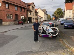 In Breuna gegen Straßenausbaubeiträge unterwegs - OLIVER ULLOTH.